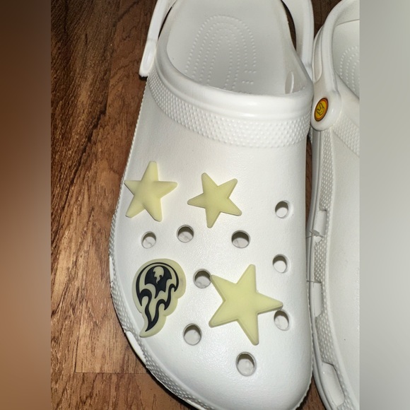 Crocs Classic Clog Bad Bunny - Picture 9 of 16